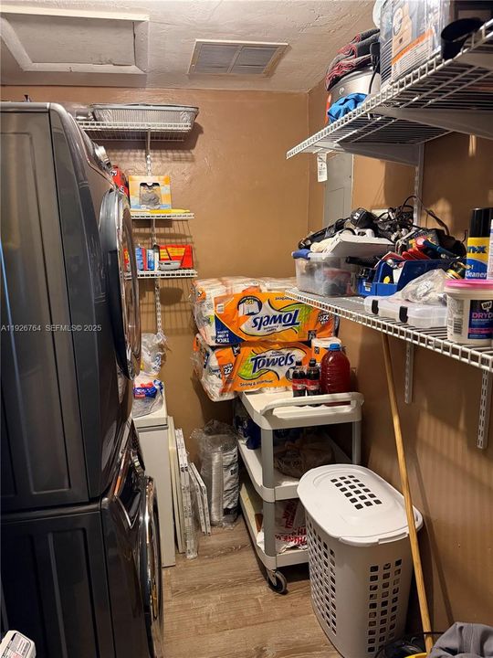 En Venta: $750,000 (4 camas, 2 baños, 1646 Pies cuadrados)