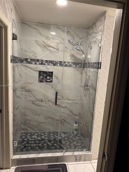 En Venta: $750,000 (4 camas, 2 baños, 1646 Pies cuadrados)