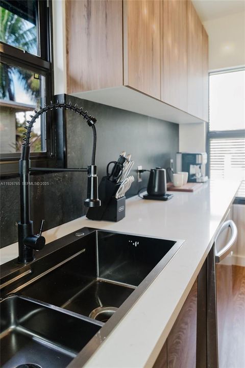 For Rent: $3,500 (3 beds, 2 baths, 1092 Square Feet)