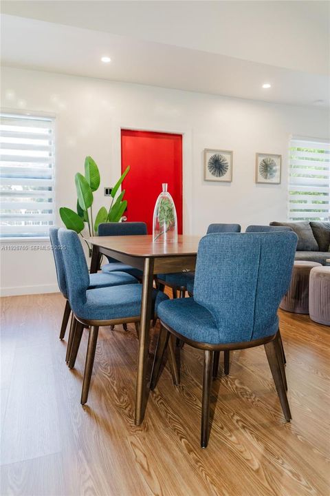 For Rent: $3,500 (3 beds, 2 baths, 1092 Square Feet)