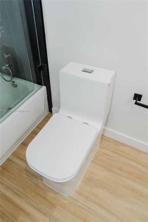 For Rent: $3,500 (3 beds, 2 baths, 1092 Square Feet)