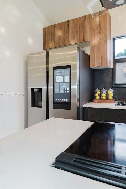 For Rent: $3,500 (3 beds, 2 baths, 1092 Square Feet)