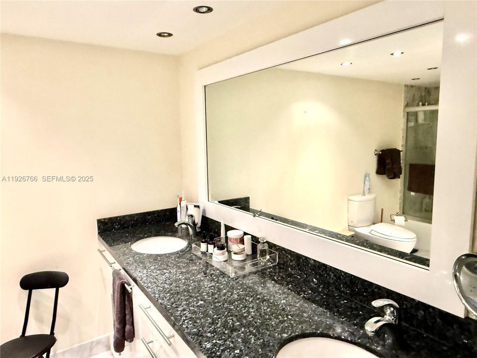 For Rent: $3,300 (2 beds, 2 baths, 1350 Square Feet)