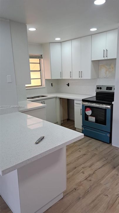 В аренду: $2,450 (2 спален, 1 ванн, 968 Квадратных фут)