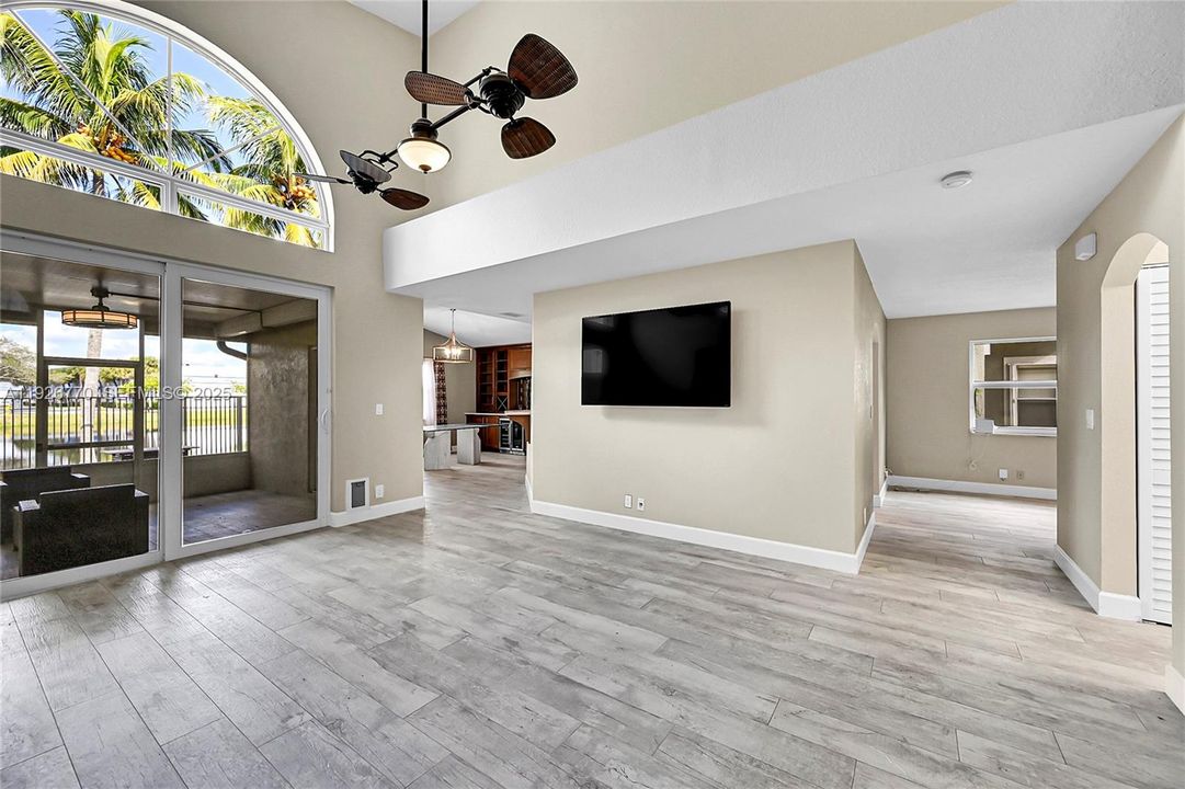 待售: $699,000 (3 贝兹, 2 浴室, 2044 平方英尺)