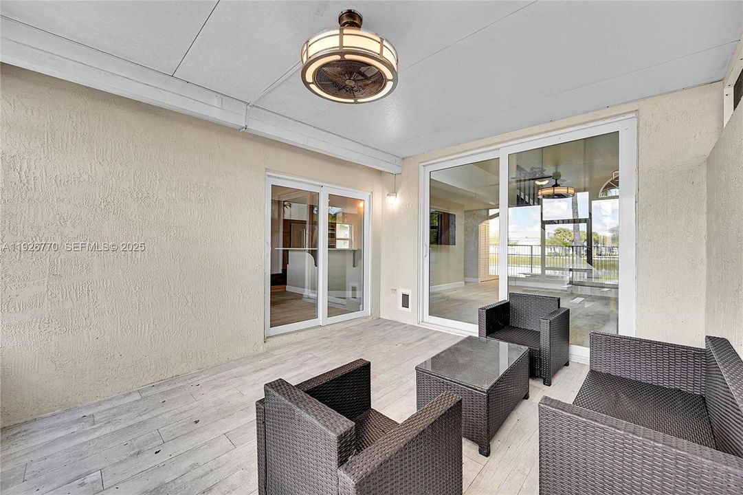 待售: $699,000 (3 贝兹, 2 浴室, 2044 平方英尺)