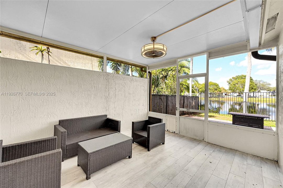 待售: $699,000 (3 贝兹, 2 浴室, 2044 平方英尺)