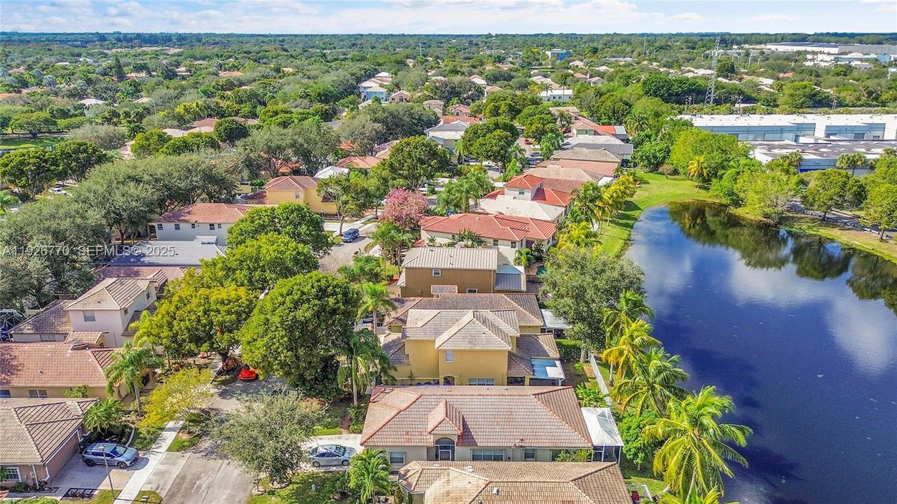 待售: $699,000 (3 贝兹, 2 浴室, 2044 平方英尺)