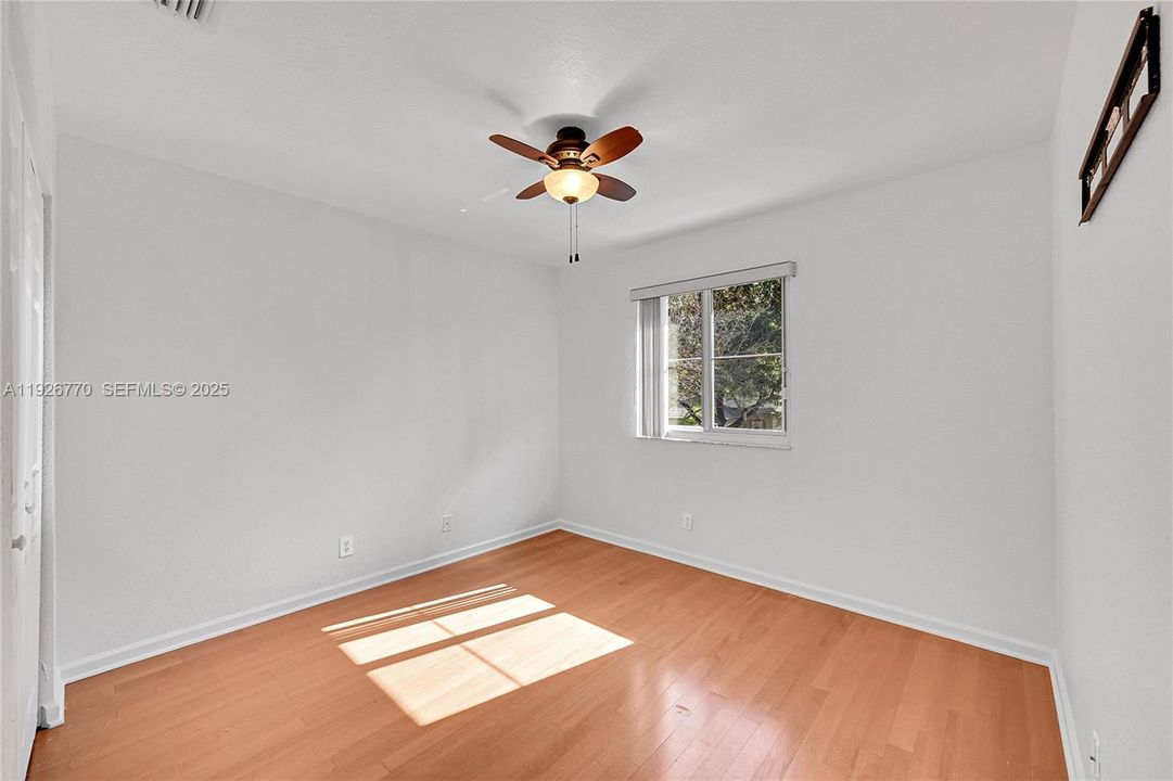 待售: $699,000 (3 贝兹, 2 浴室, 2044 平方英尺)