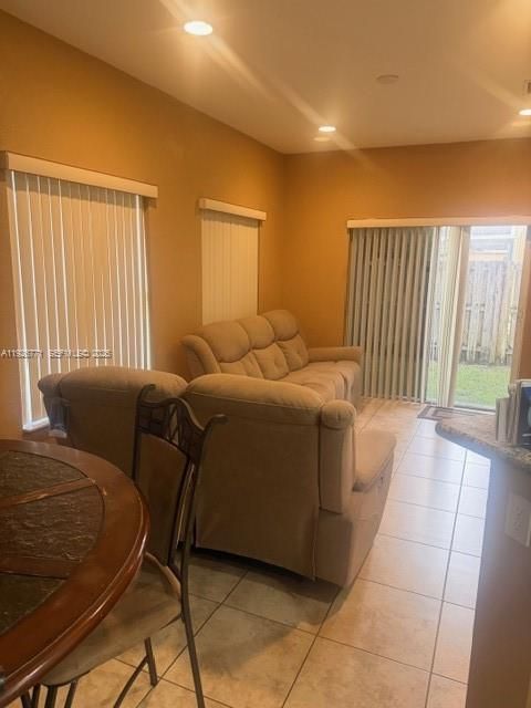 En Renta: $2,800 (3 camas, 2 baños, 1874 Pies cuadrados)