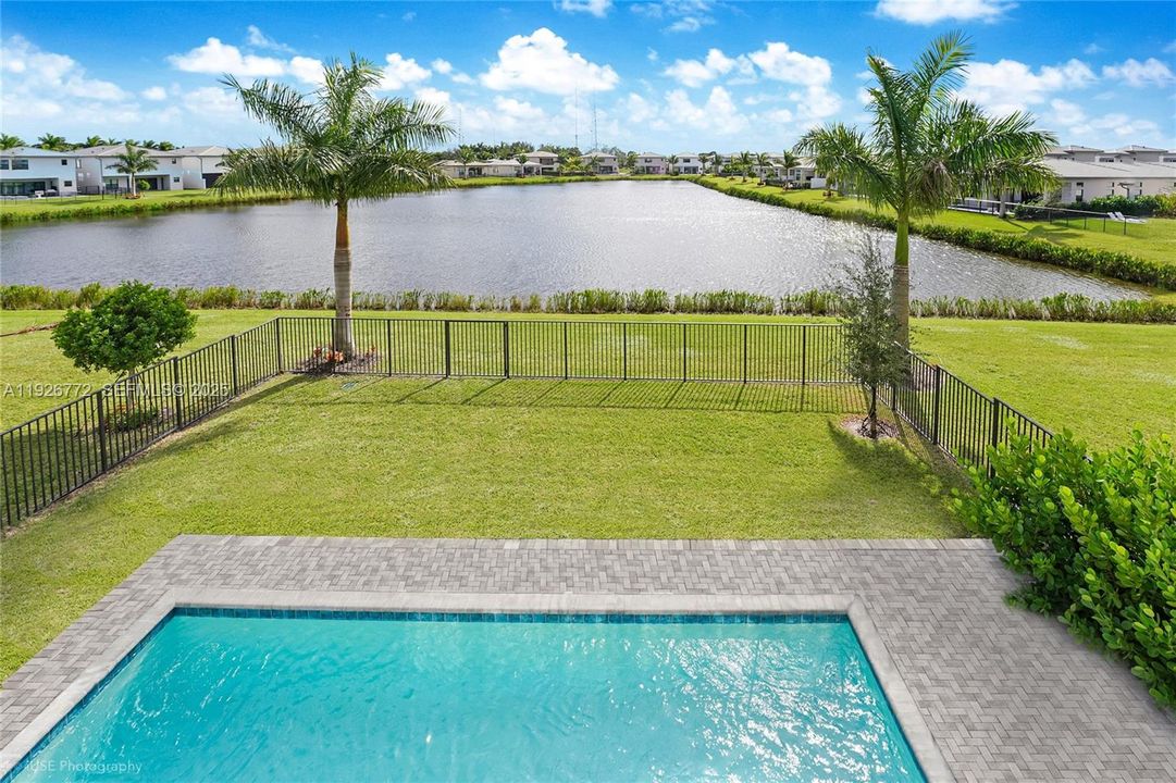 En Venta: $1,998,900 (5 camas, 5 baños, 3659 Pies cuadrados)