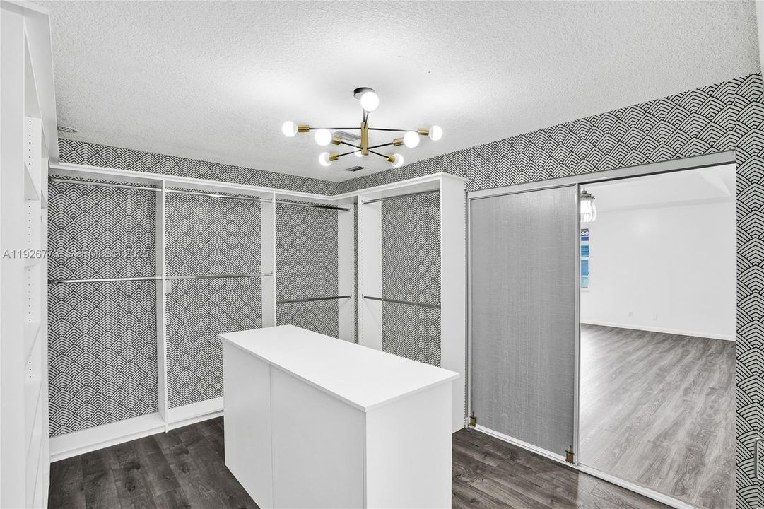 En Renta: $6,500 (4 camas, 3 baños, 3036 Pies cuadrados)