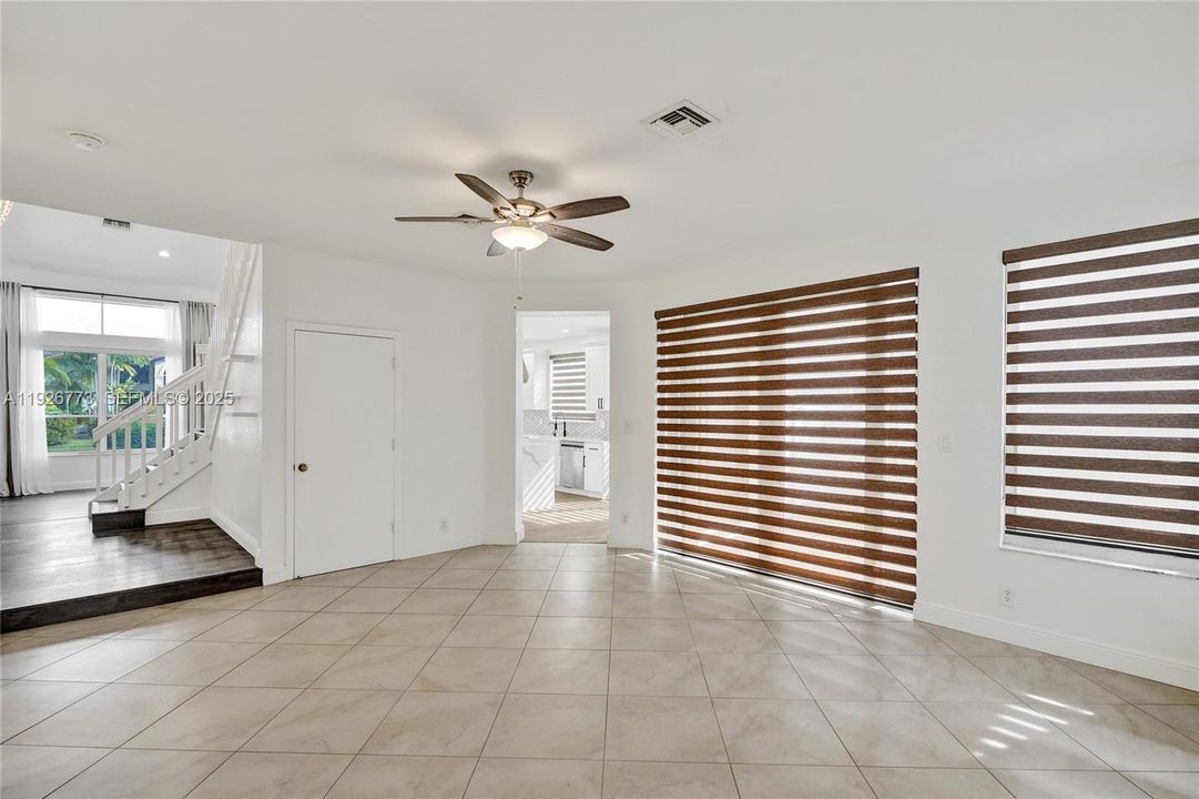 En Renta: $6,500 (4 camas, 3 baños, 3036 Pies cuadrados)