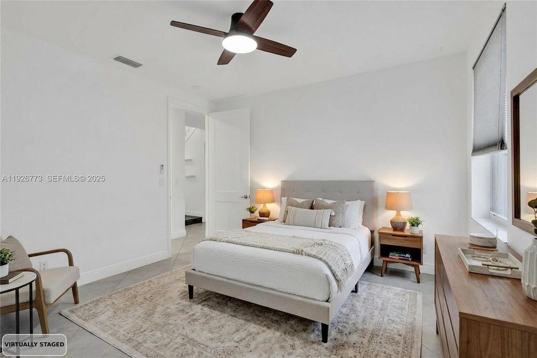 En Renta: $6,500 (4 camas, 3 baños, 3036 Pies cuadrados)