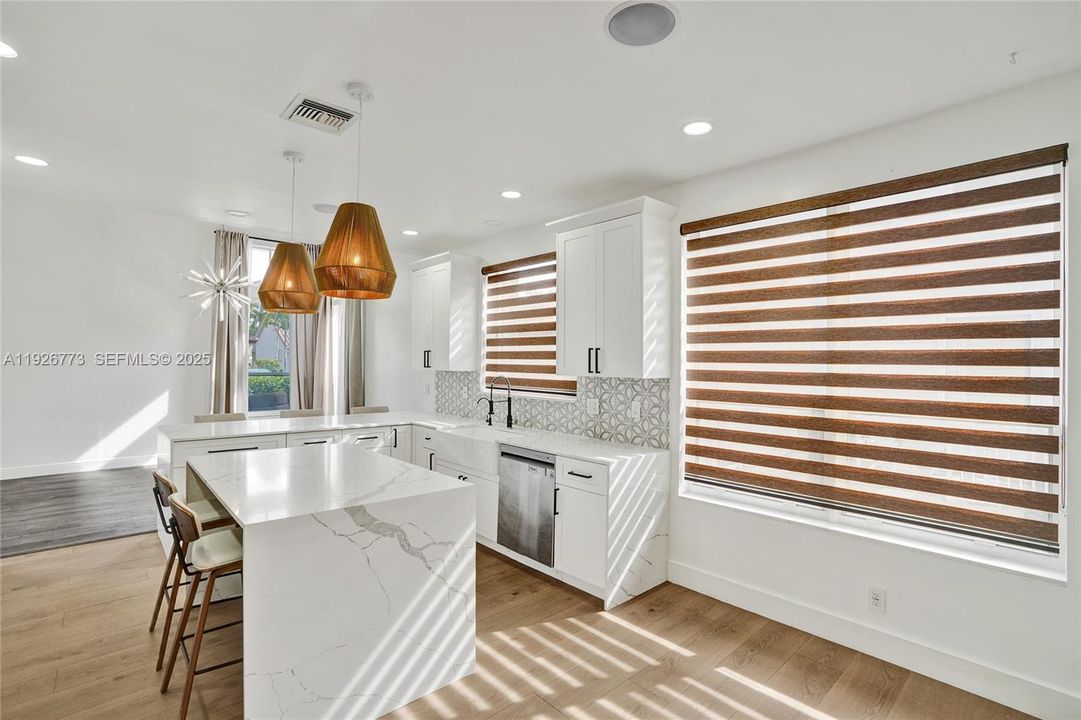 En Renta: $6,500 (4 camas, 3 baños, 3036 Pies cuadrados)