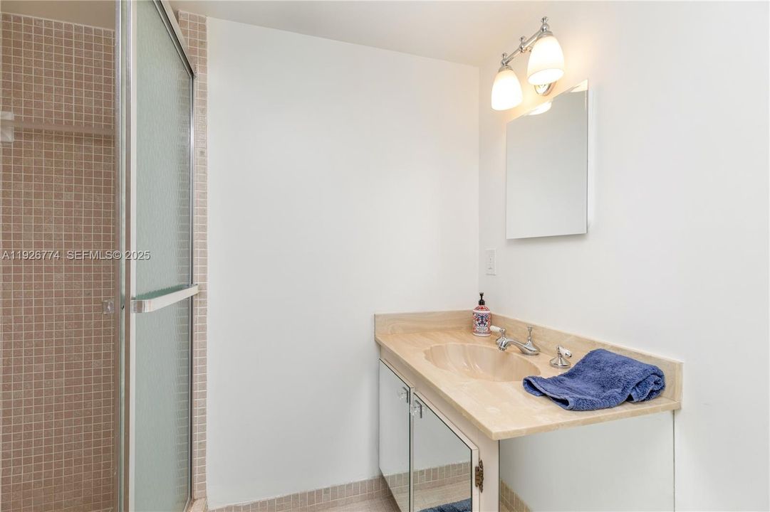 For Sale: $549,000 (2 beds, 2 baths, 1868 Square Feet)