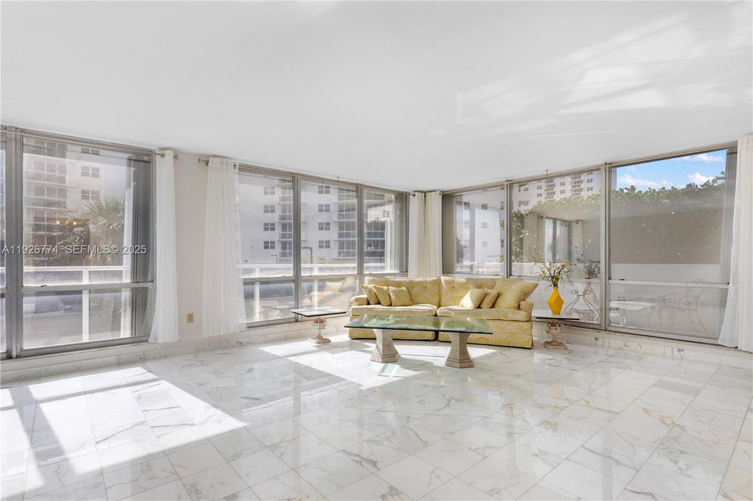 For Sale: $549,000 (2 beds, 2 baths, 1868 Square Feet)