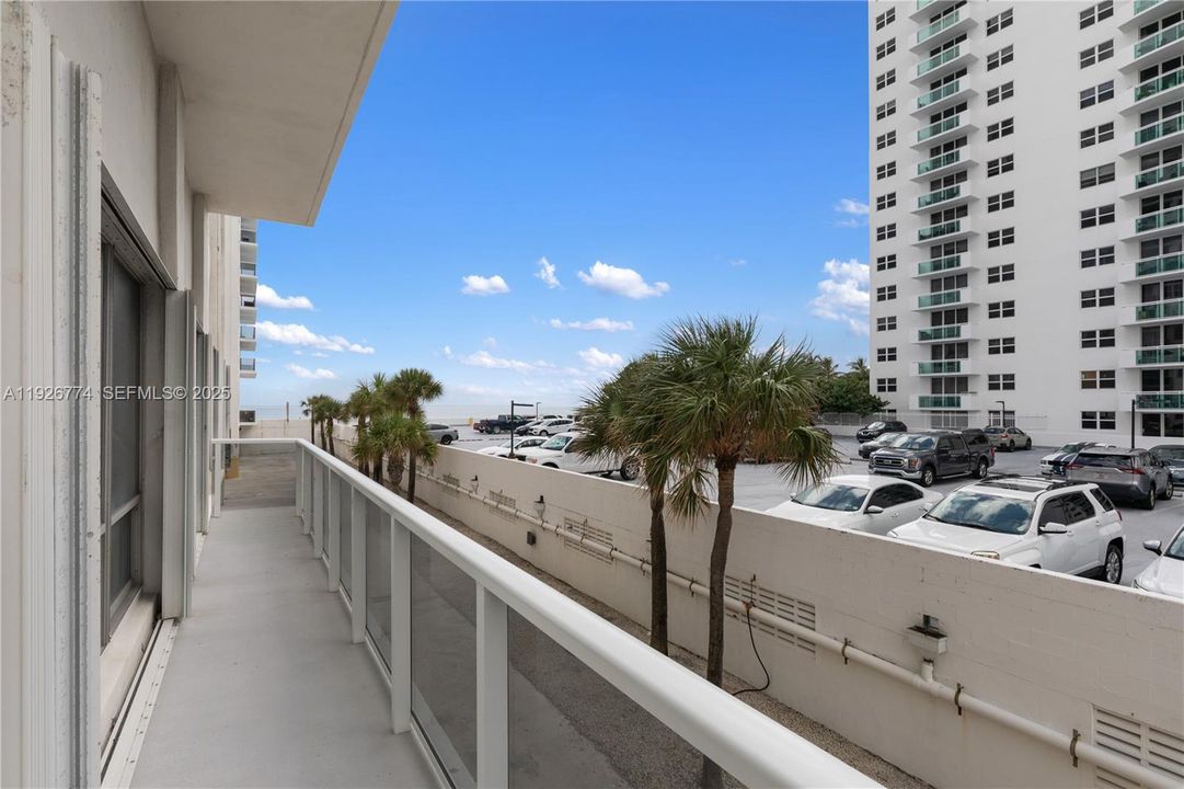 For Sale: $549,000 (2 beds, 2 baths, 1868 Square Feet)