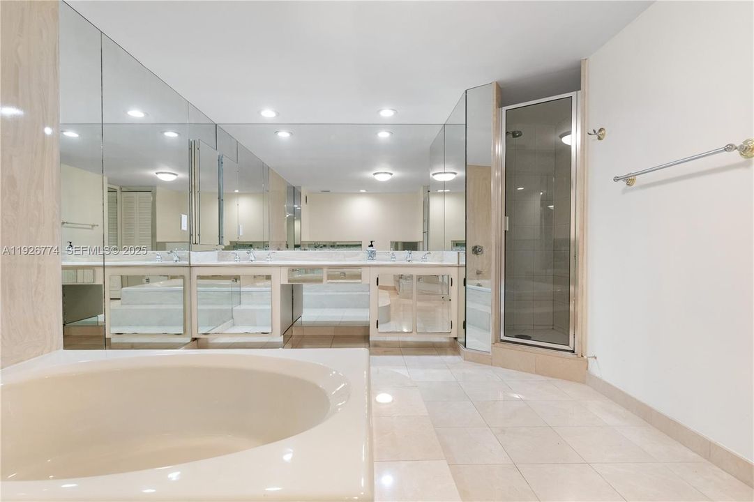 For Sale: $549,000 (2 beds, 2 baths, 1868 Square Feet)