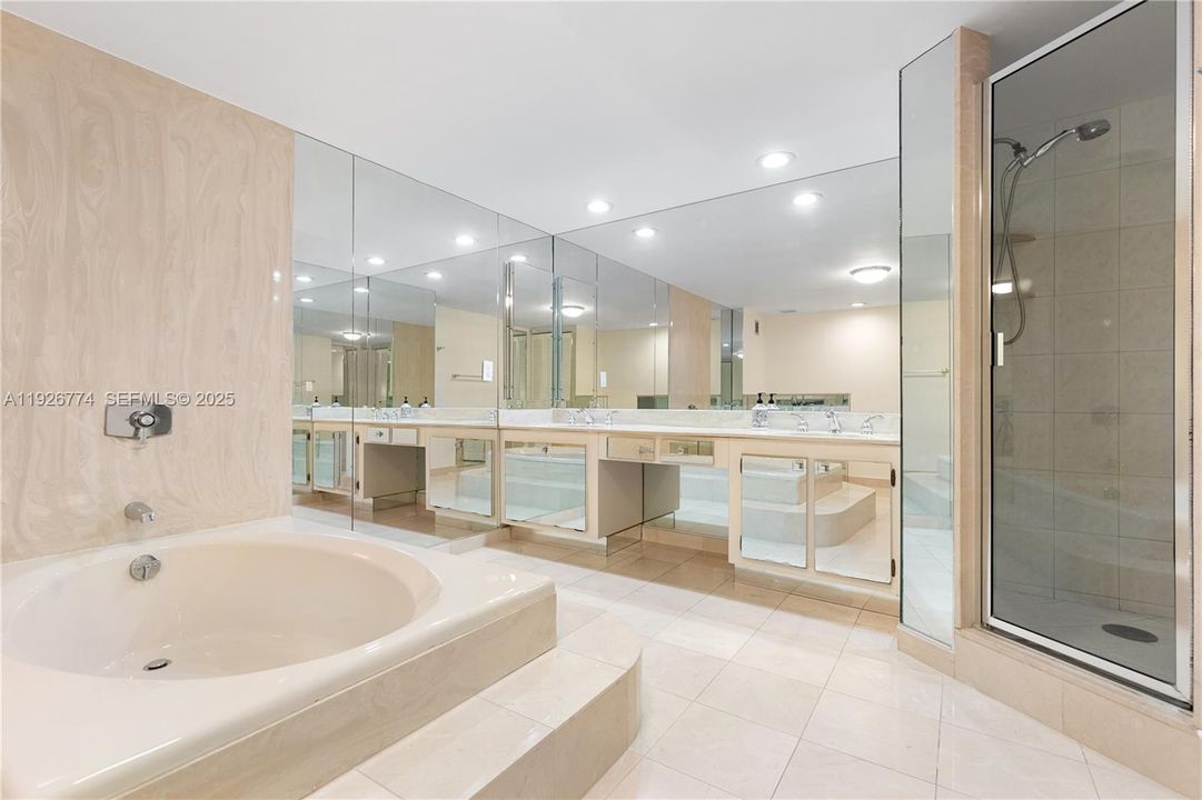 For Sale: $549,000 (2 beds, 2 baths, 1868 Square Feet)