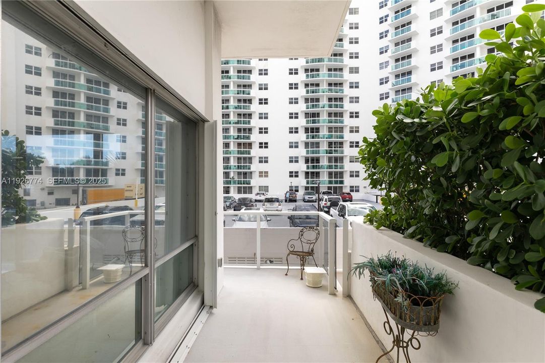 For Sale: $549,000 (2 beds, 2 baths, 1868 Square Feet)