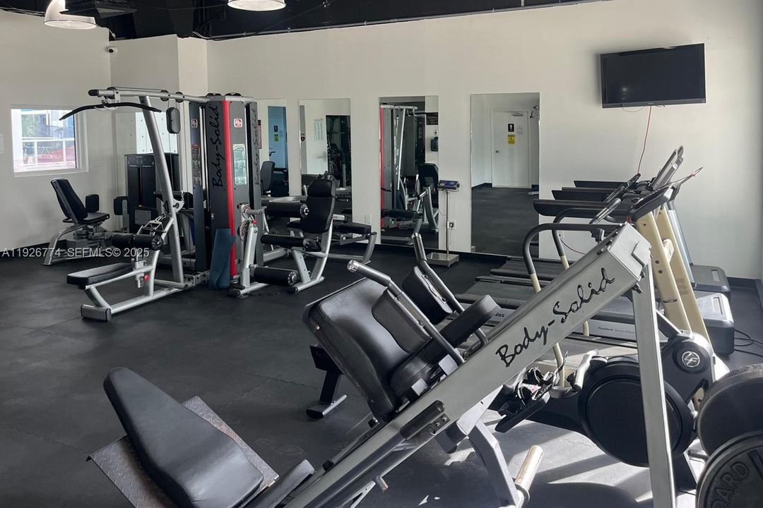 For Sale: $549,000 (2 beds, 2 baths, 1868 Square Feet)