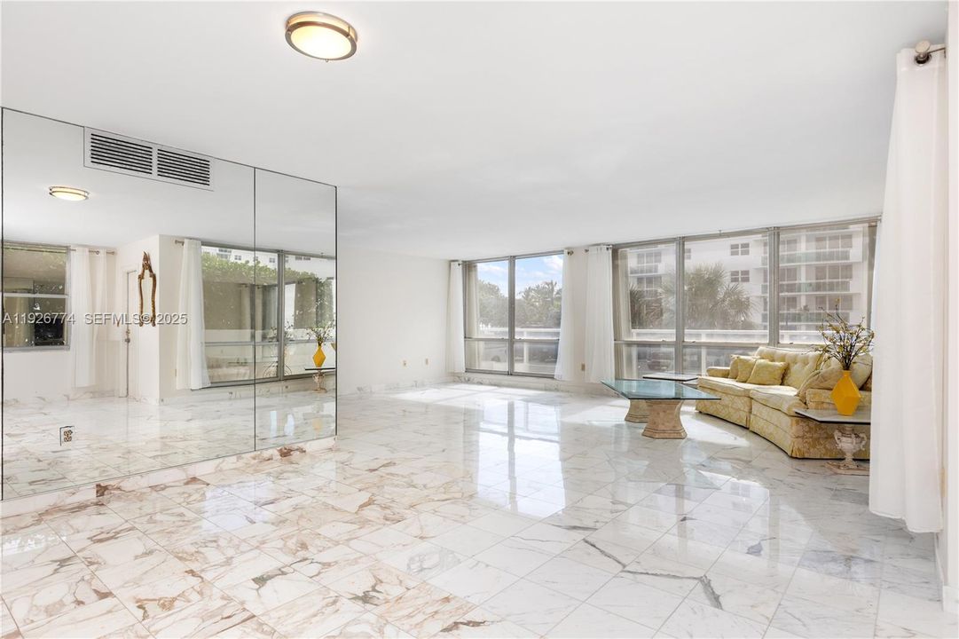 For Sale: $549,000 (2 beds, 2 baths, 1868 Square Feet)