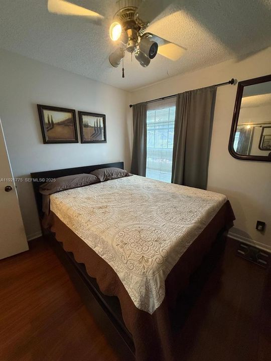 En Venta: $375,000 (3 camas, 2 baños, 1393 Pies cuadrados)