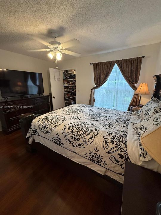 En Venta: $375,000 (3 camas, 2 baños, 1393 Pies cuadrados)