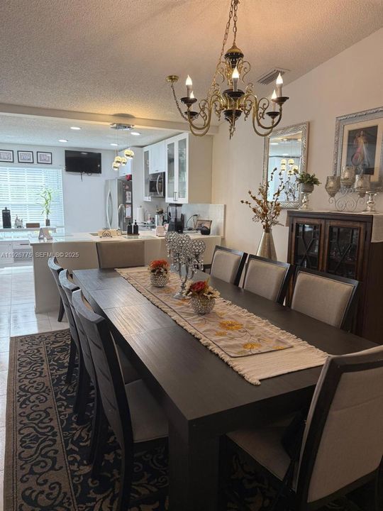 En Venta: $375,000 (3 camas, 2 baños, 1393 Pies cuadrados)