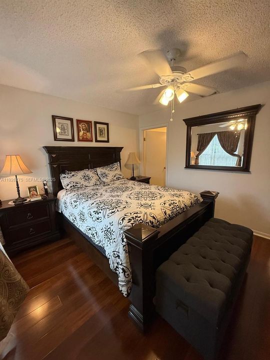 En Venta: $375,000 (3 camas, 2 baños, 1393 Pies cuadrados)