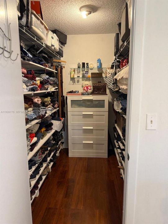 En Venta: $375,000 (3 camas, 2 baños, 1393 Pies cuadrados)