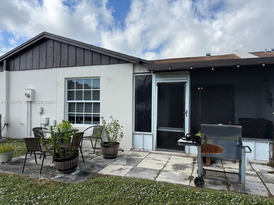 En Venta: $375,000 (3 camas, 2 baños, 1393 Pies cuadrados)