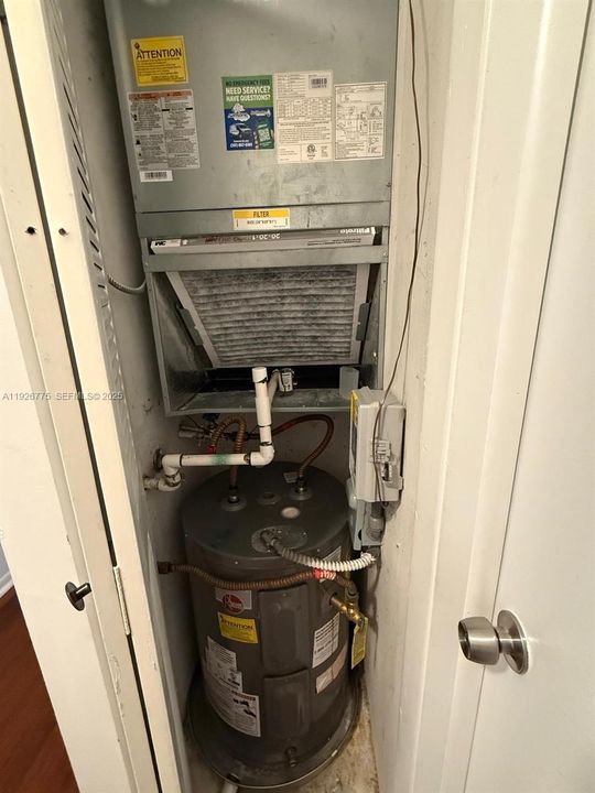 En Venta: $375,000 (3 camas, 2 baños, 1393 Pies cuadrados)