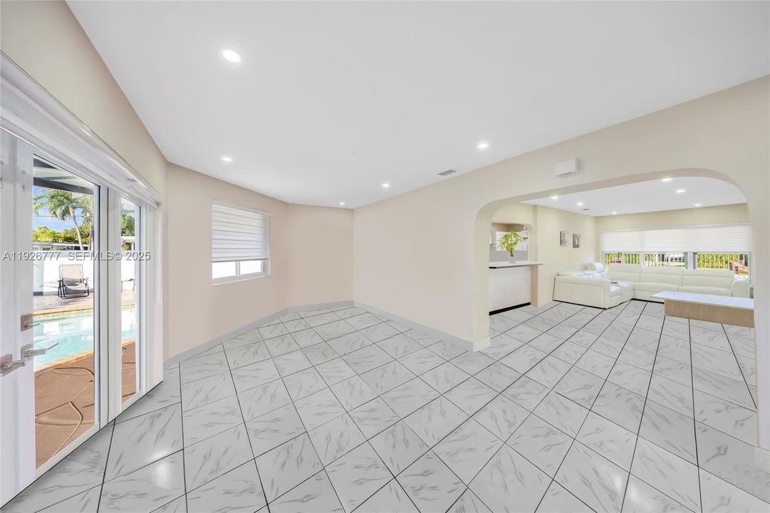 For Sale: $739,000 (4 beds, 2 baths, 1696 Square Feet)