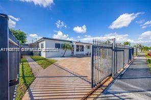 For Sale: $739,000 (4 beds, 2 baths, 1696 Square Feet)