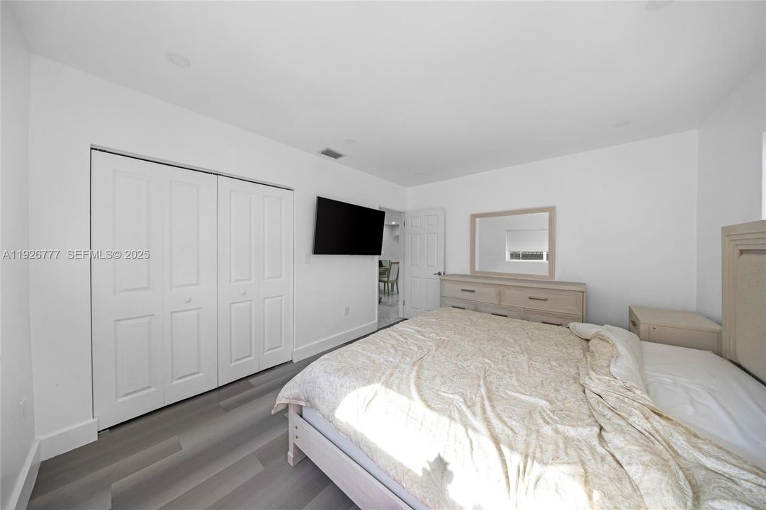 For Sale: $739,000 (4 beds, 2 baths, 1696 Square Feet)