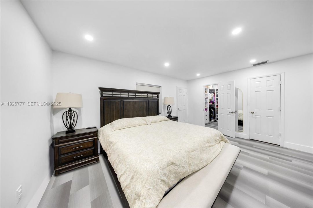 For Sale: $739,000 (4 beds, 2 baths, 1696 Square Feet)