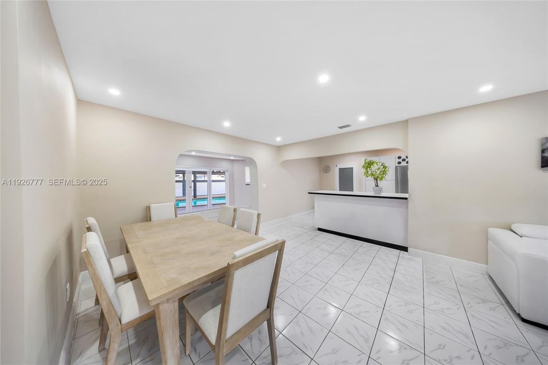 For Sale: $739,000 (4 beds, 2 baths, 1696 Square Feet)