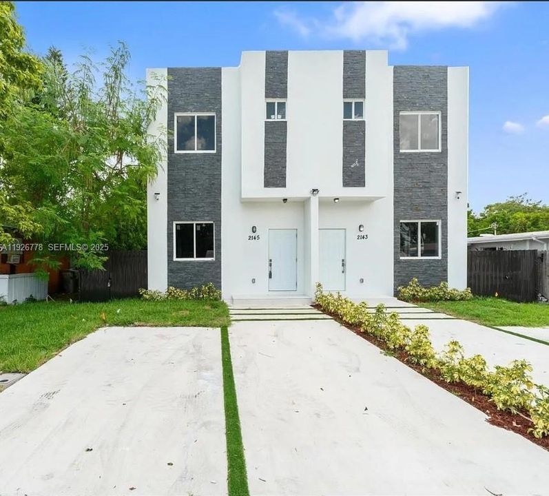 For Rent: $3,500 (3 beds, 2 baths, 1390 Square Feet)