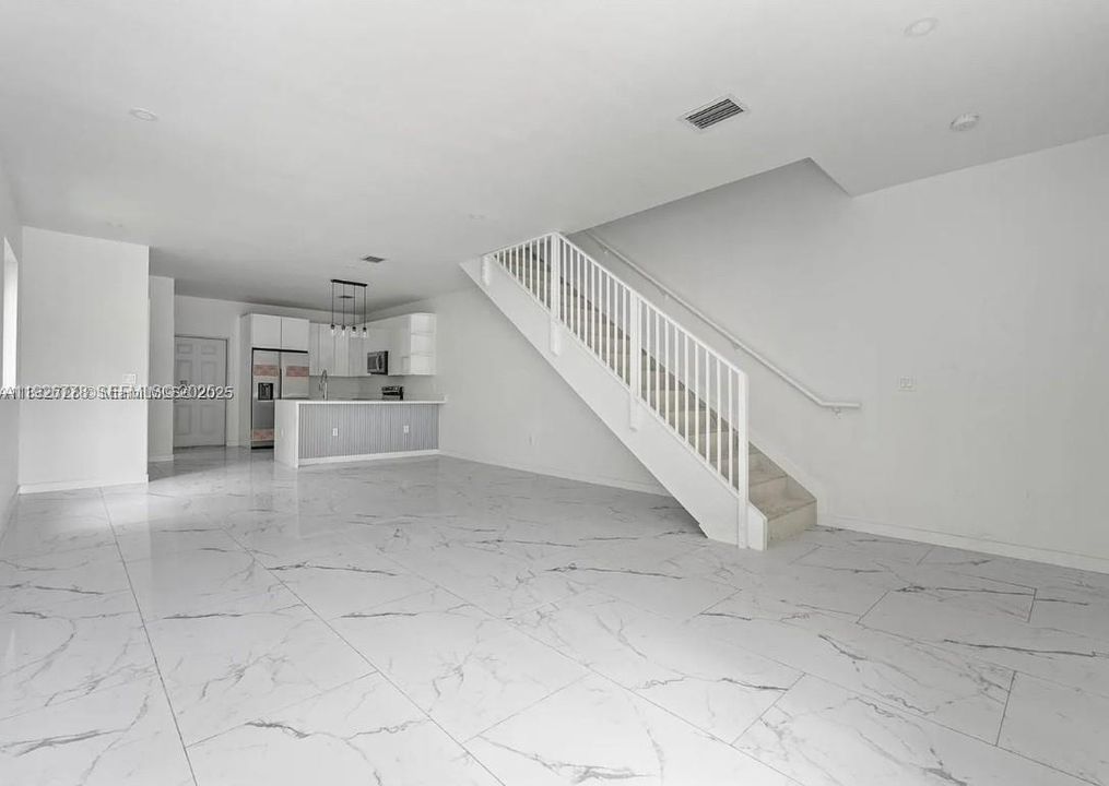 For Rent: $3,500 (3 beds, 2 baths, 1390 Square Feet)