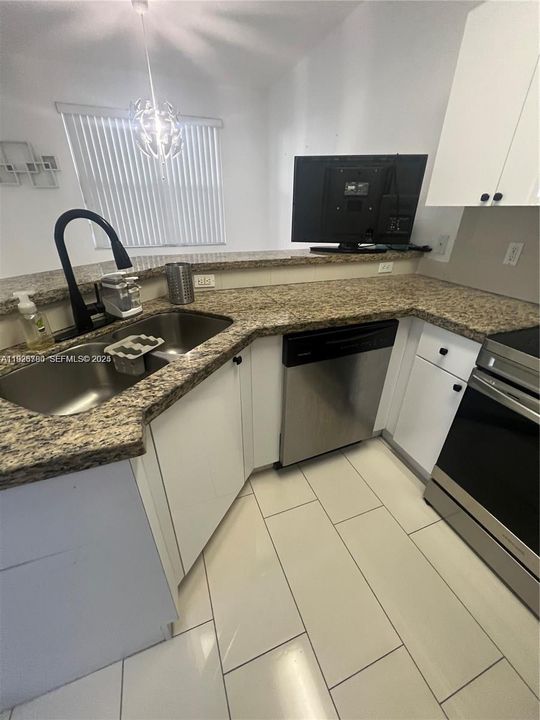 В аренду: $2,800 (3 спален, 2 ванн, 1491 Квадратных фут)