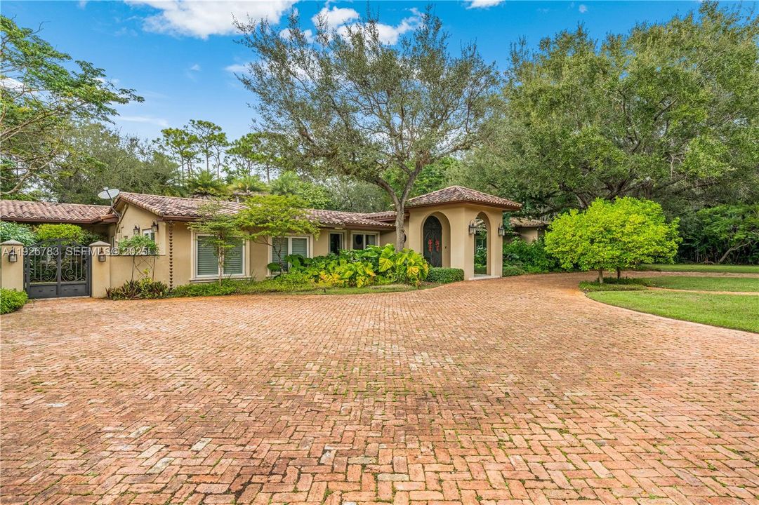 En Venta: $3,950,000 (5 camas, 5 baños, 4598 Pies cuadrados)