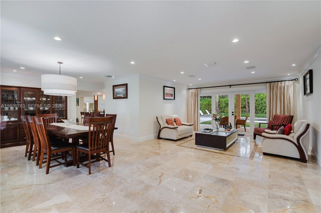 En Venta: $3,950,000 (5 camas, 5 baños, 4598 Pies cuadrados)