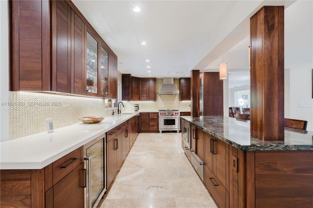 En Venta: $3,950,000 (5 camas, 5 baños, 4598 Pies cuadrados)