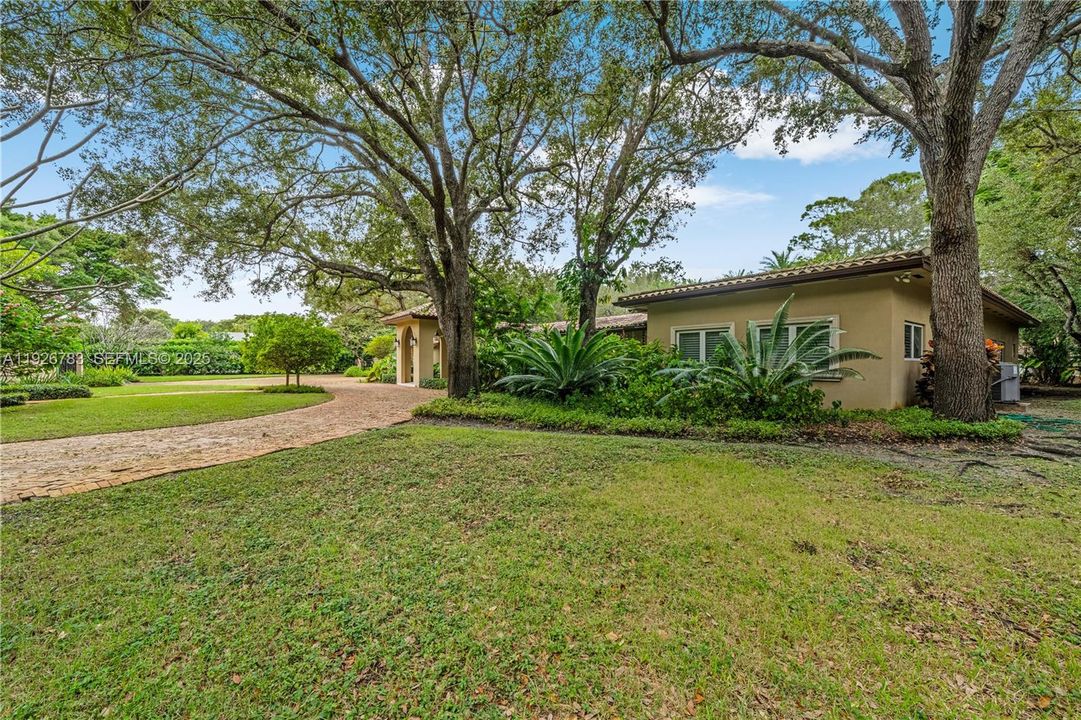 En Venta: $3,950,000 (5 camas, 5 baños, 4598 Pies cuadrados)