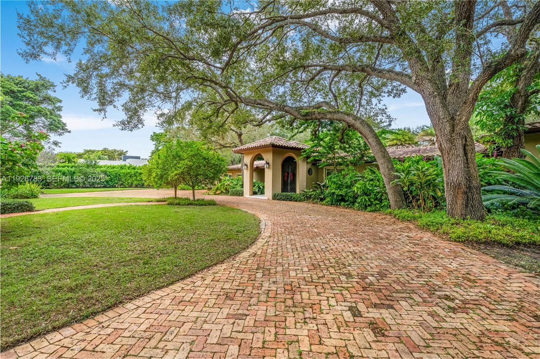 En Venta: $3,950,000 (5 camas, 5 baños, 4598 Pies cuadrados)