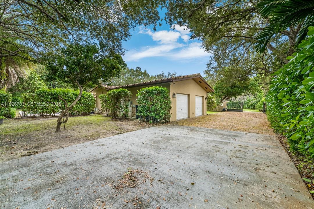 En Venta: $3,950,000 (5 camas, 5 baños, 4598 Pies cuadrados)