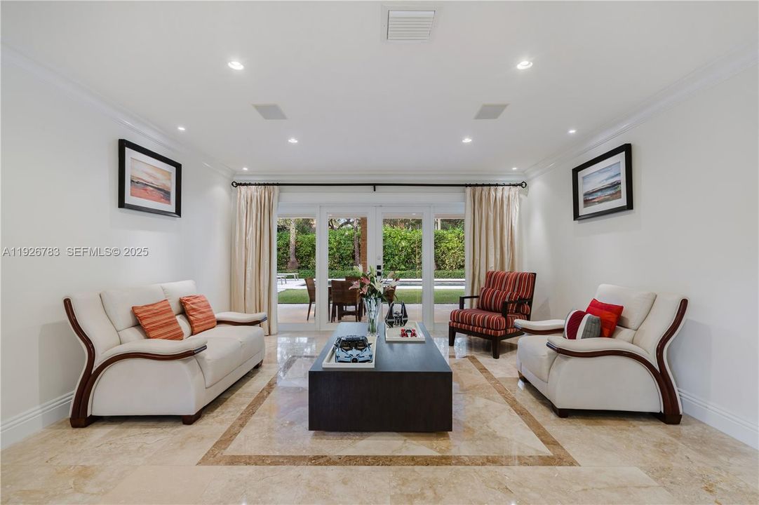 En Venta: $3,950,000 (5 camas, 5 baños, 4598 Pies cuadrados)