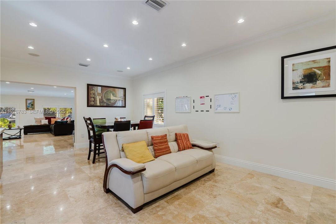 En Venta: $3,950,000 (5 camas, 5 baños, 4598 Pies cuadrados)